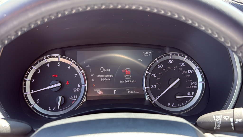 Used 2022 Toyota Highlander XLE FWD image 23