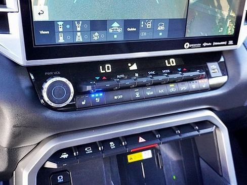 Used 2023 Toyota Tundra Platinum image 27