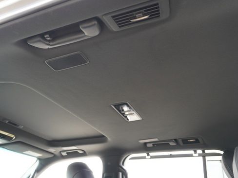 Used 2024 Lexus LX 600 4WD w/ Luxury Package image 35