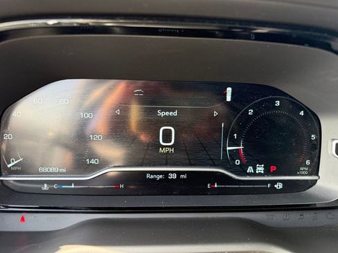 Used 2023 GMC Yukon Denali AWD/4WD image 18