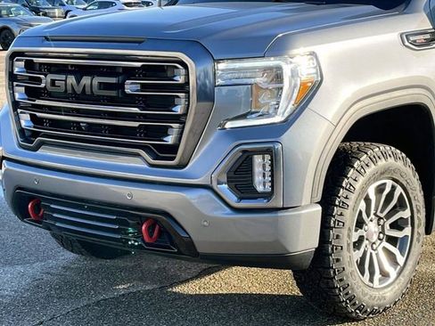 Certified 2022 GMC Sierra 1500 AT4 w/ AT4 Premium Package image 10