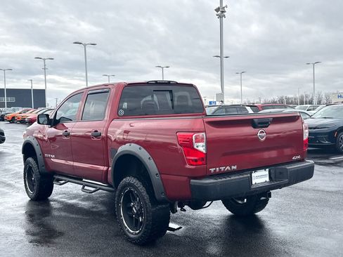 Used 2017 Nissan Titan S image 5