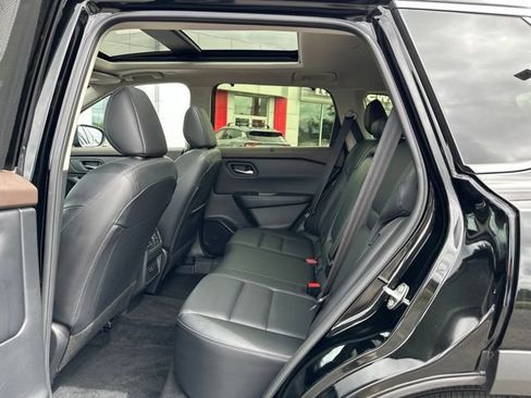 Certified 2023 Nissan Rogue SV w/ SV Premium B Package AWD/4WD image 20