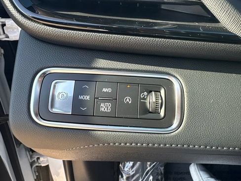 Used 2026 Buick Enclave Preferred AWD/4WD image 30