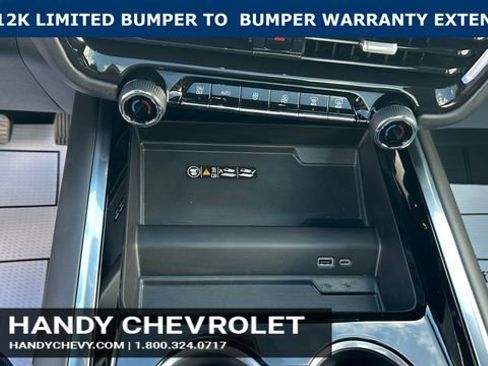 Certified 2025 Chevrolet Suburban High Country AWD/4WD image 31