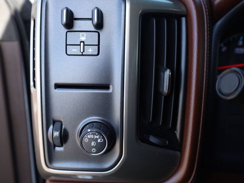 Used 2017 Chevrolet Silverado 1500 High Country image 25