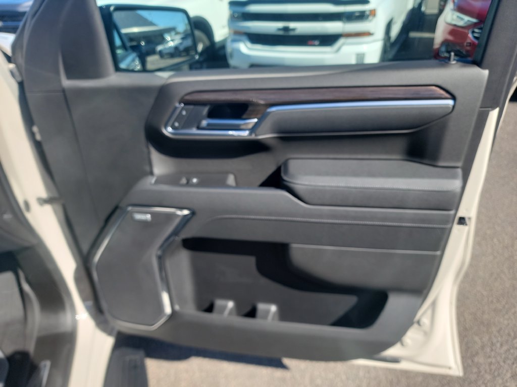 New 2026 Chevrolet Silverado 1500 RST w/ Convenience Package II AWD/4WD image 24