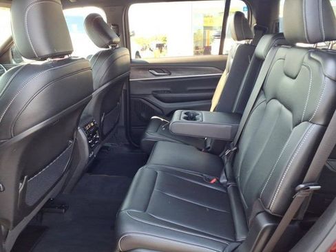 Used 2024 Jeep Grand Cherokee L Limited w/ Black Appearance Package AWD/4WD image 25