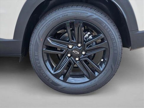 New 2026 Chevrolet Trax ACTIV w/ Sunroof Package FWD image 10