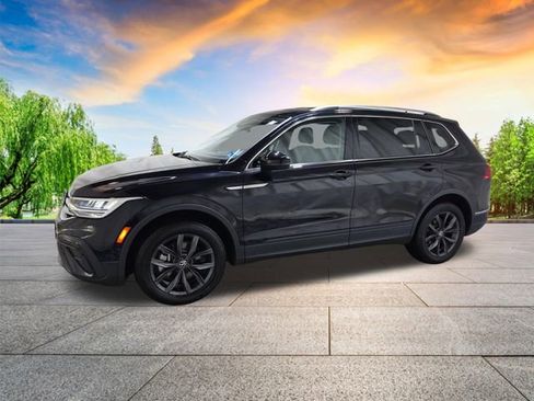 Certified 2023 Volkswagen Tiguan SE AWD/4WD image 7