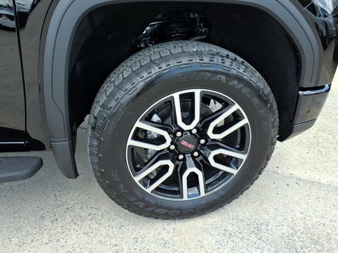 New 2026 GMC Sierra 1500 AT4 w/ AT4 Premium Package AWD/4WD image 9