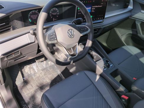 New 2026 Volkswagen Tiguan SE AWD/4WD image 9