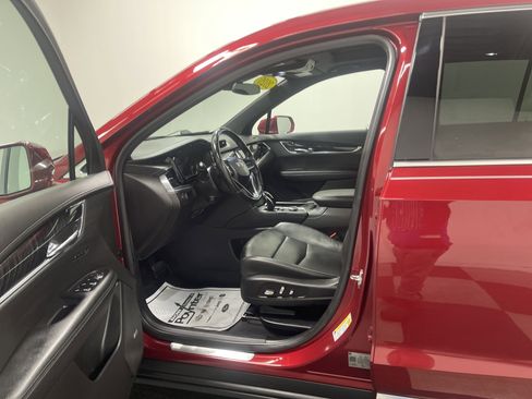 Used 2020 Cadillac XT6 Premium Luxury image 9
