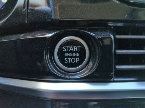 Used 2024 Nissan Pathfinder Platinum image 16