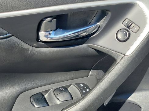 Certified 2018 Nissan Altima 2.5 SR w/ SR Midnight Edition FWD image 29