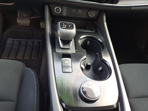 Used 2023 Nissan Rogue S image 16