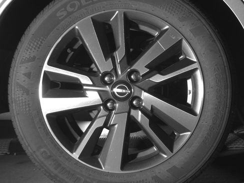 Used 2025 Nissan Versa SV FWD image 15