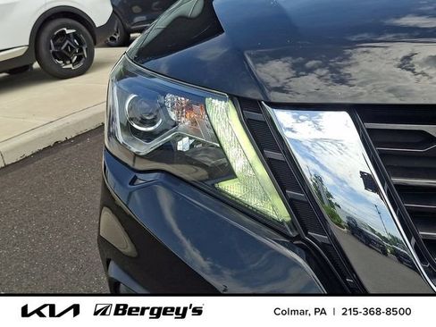 Used 2018 Nissan Pathfinder Platinum AWD/4WD image 10