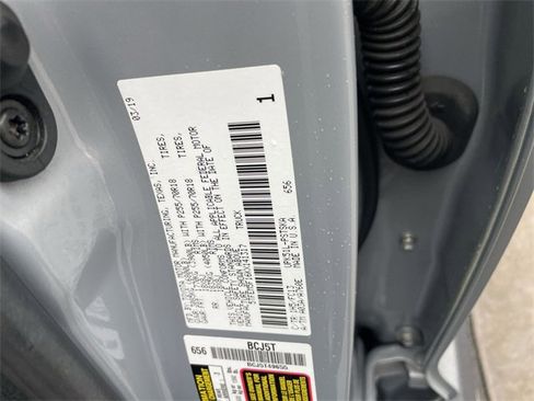 Used 2019 Toyota Tundra SR5 w/ SR5 Convenience Package image 32