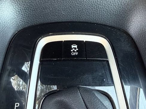 Used 2025 Toyota Corolla LE FWD image 21