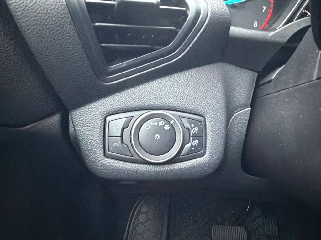 Used 2019 Ford Escape SEL AWD/4WD image 17