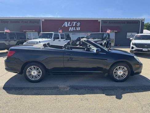 Used 2009 Chrysler Sebring Touring w/ Electronics Convenience Group FWD image 10