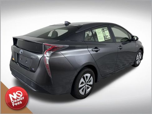 Used 2016 Toyota Prius Two FWD image 3