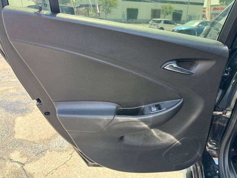 Used 2018 Chevrolet Volt LT FWD image 28