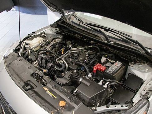 Used 2024 Nissan Altima 2.5 SV image 28