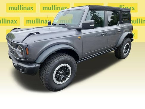 Used 2023 Ford Bronco Badlands w/ Sasquatch Package AWD/4WD image 7