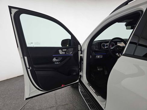 Used 2026 Mercedes-Benz GLS 580 4MATIC image 21