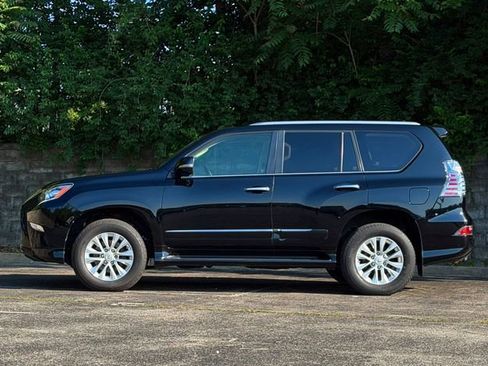 Used 2018 Lexus GX 460 Premium w/ Premium Package AWD/4WD image 8