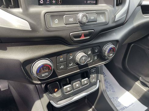 Used 2021 GMC Terrain SLE w/ Driver Convenience Package FWD image 13