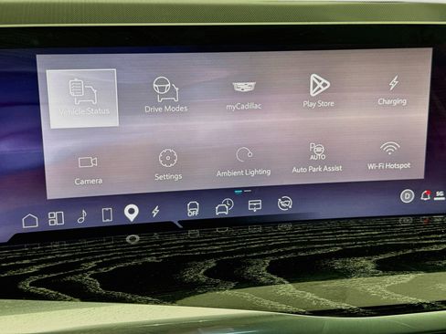Used 2025 Cadillac Escalade IQ Sport 1 AWD/4WD image 17