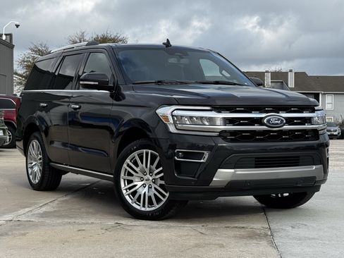 Used 2024 Ford Expedition Limited image 2