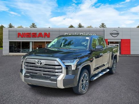Used 2022 Toyota Tundra Limited w/ Power Package AWD/4WD image 2