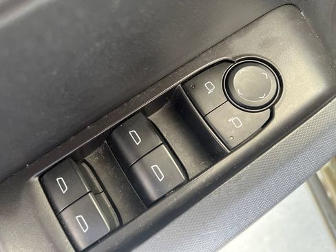 Used 2023 Chevrolet Colorado W/T RWD image 12