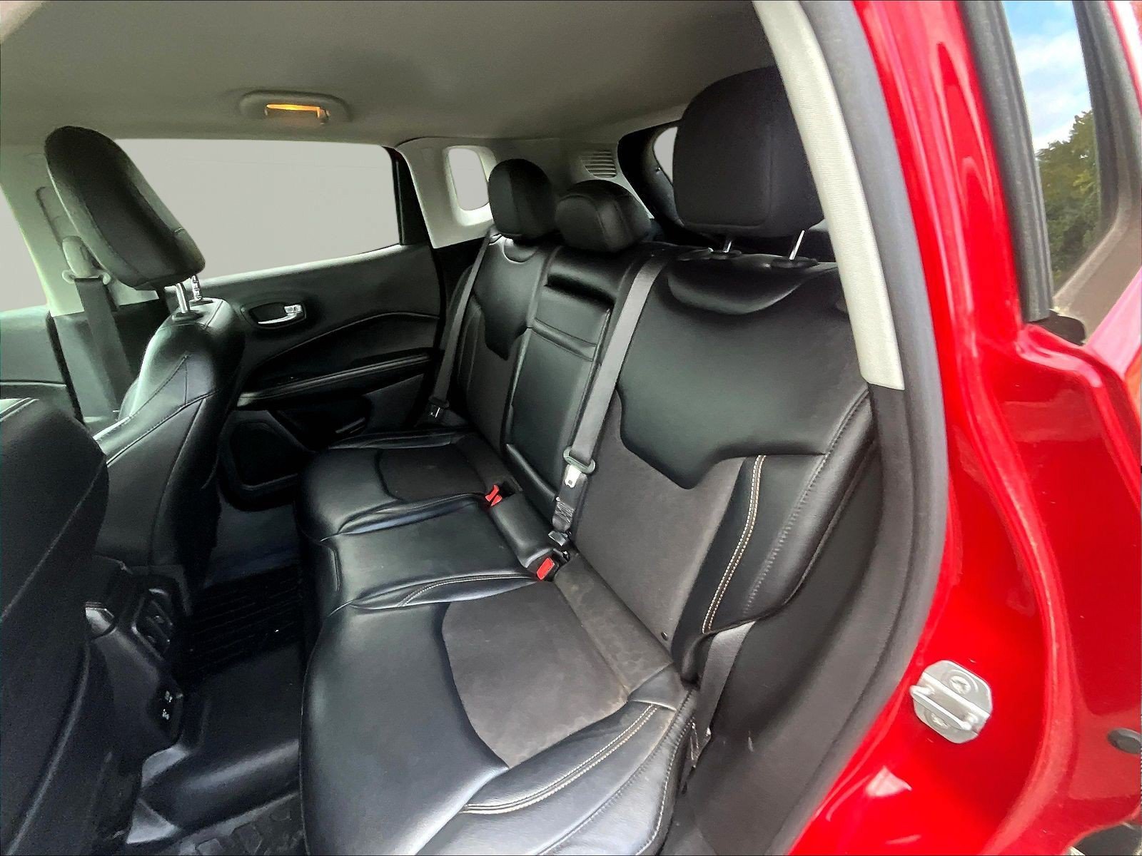 Used 2017 Jeep Compass Latitude w/ Popular Equipment Group FWD image 22