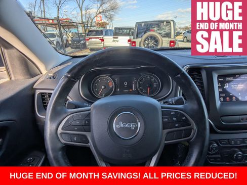 Used 2019 Jeep Cherokee Latitude w/ Cold Weather Group image 34