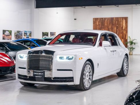 Used 2019 Rolls-Royce Phantom Sedan RWD image 69