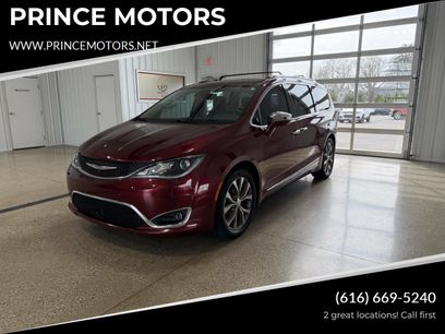 Used 2017 Chrysler Pacifica Limited w/ UConnect Theater Package