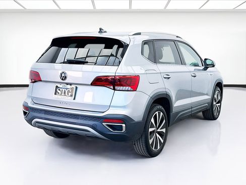Used 2023 Volkswagen Taos SE image 4