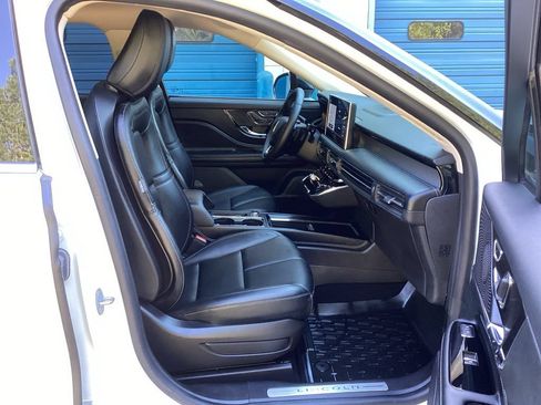 Used 2023 Lincoln Corsair FWD image 31