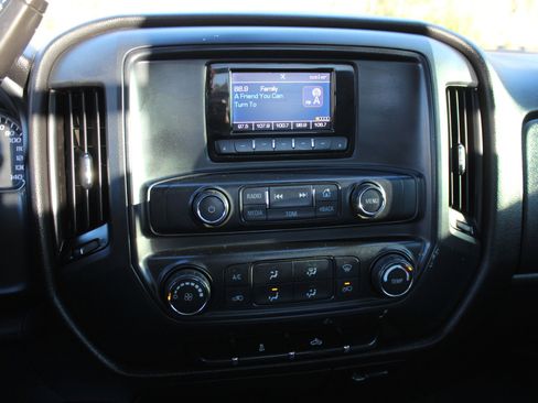 Used 2015 Chevrolet Silverado 3500 W/T w/ Snow Plow Prep Package image 21