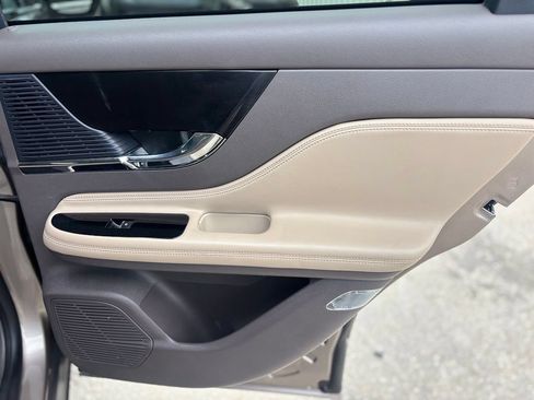 Used 2020 Lincoln Corsair FWD image 19