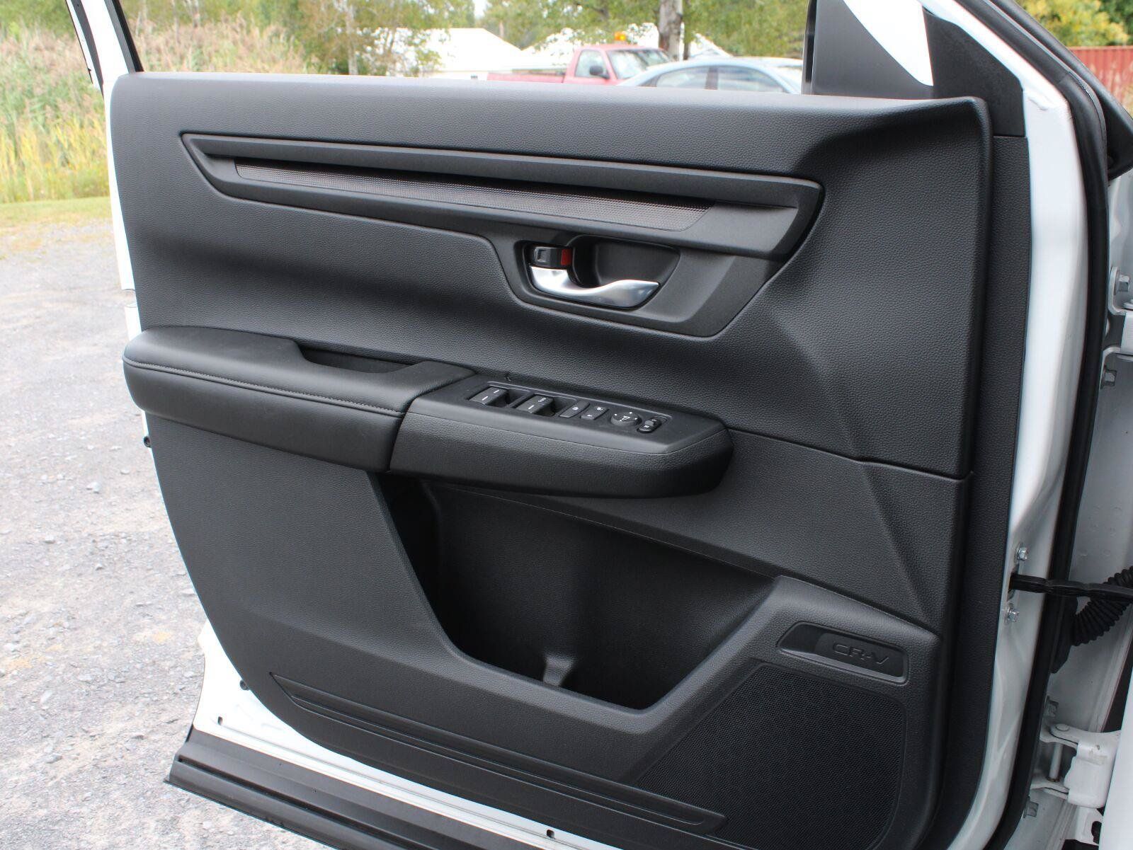 Used 2026 Honda CR-V LX image 10