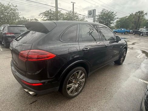 Used 2017 Porsche Cayenne S Platinum AWD/4WD image 11