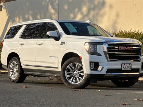 Used 2023 GMC Yukon SLT image 2