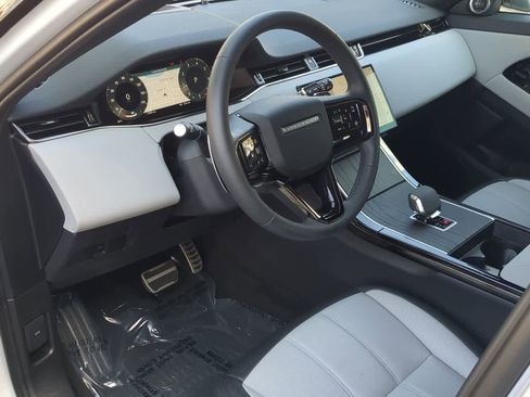 Used 2026 Land Rover Range Rover Evoque Dynamic SE image 10