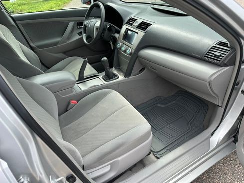 Used 2009 Toyota Camry LE FWD image 13